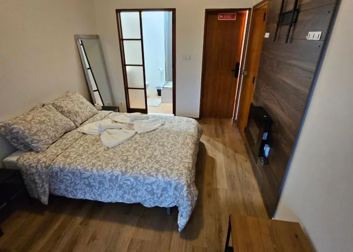 Πανσιόν Village Gh *